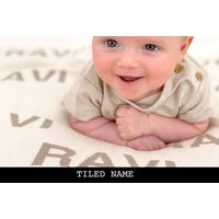 Personalisierte Babydecke - Kacheln Namen Design 4 Größen. 100% Baumwoll- Strickdecke von PBSGiftsAndPrints