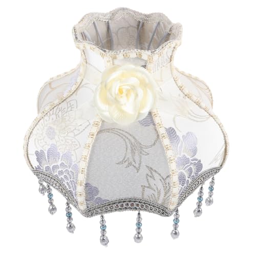 PENIKOKO Romantischer Französischer Stoff Lampenschirm für Tischlampen mit Spitzenbesatz und Fransen Weiches Warmes Licht Europäischer Stil Elegante Dekoration für Wohn und Hotelzimmer PENIKOKO Romantischer Französischer Stoff Lampenschirm für Tischlampen mit Spitzenbesatz und Fransen Weiches Warmes Licht Europäischer Stil Elegante Dekoration für Wohn und Hotelzimmer von PENIKOKO