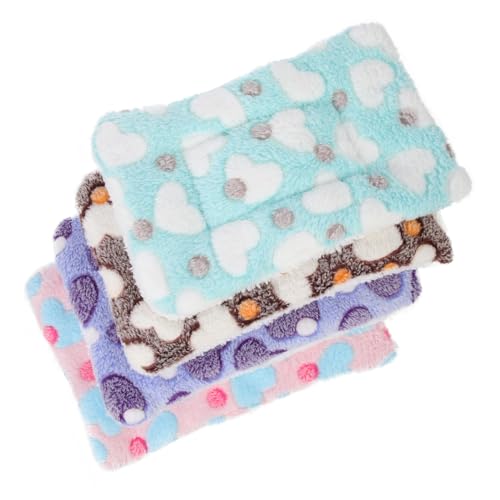 PEPLAYTAL 4 Stück Kuscheldecken für Kleintiere Weiche Winter Nest Schlafmatten für Hamster Meerschweinchen und Kleine Haustiere Wärmende Tierpads in Grün Braun und Violett mit Herzmuster PEPLAYTAL 4 Stück Kuscheldecken für Kleintiere Weiche Winter Nest Schlafmatten für Hamster Meerschweinchen und Kleine Haustiere Wärmende Tierpads in Grün Braun und Violett mit Herzmuster von PEPLAYTAL