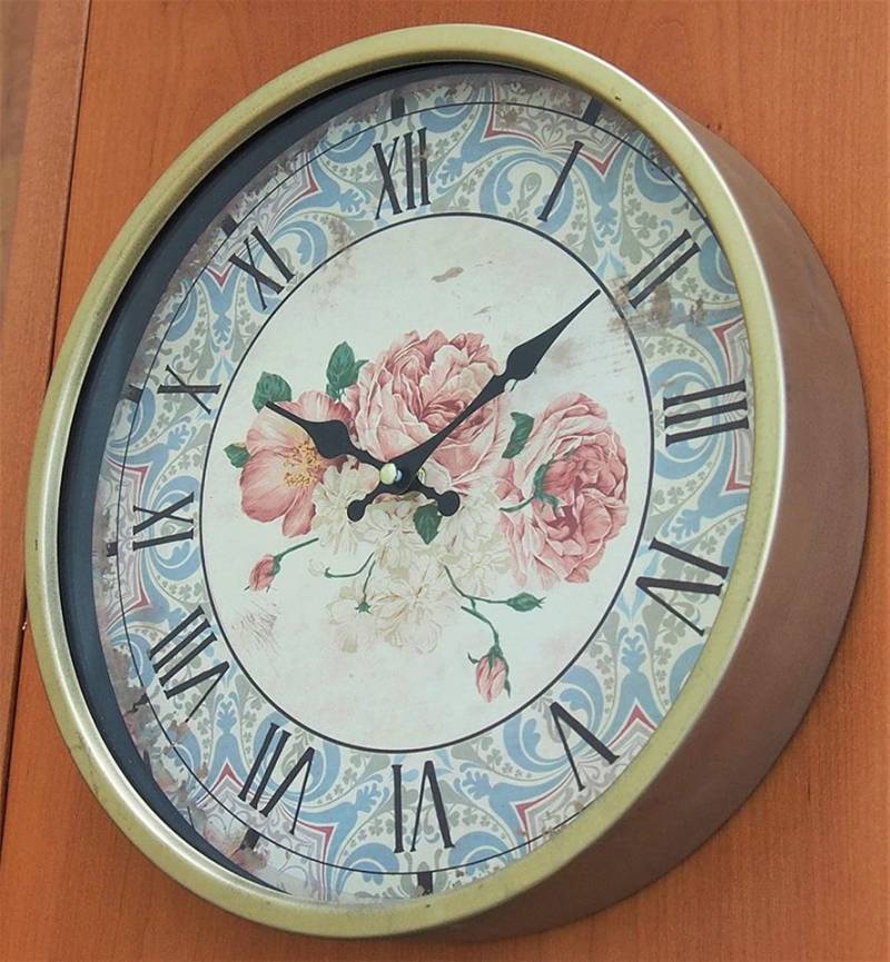PERLA pd DESIGN Wanduhr Vintage Rosen Wanduhr Ø 30cm- Retro Chic (Geräuschloses Quarzuhrwerk) von PERLA pd DESIGN