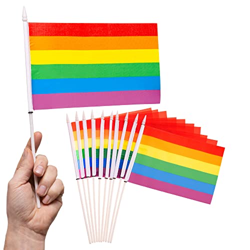 PHENO FLAGS Regenbogen Handflagge - 10 pro Set - Fahne 12x20 cm - mit 30cm Flaggenstab & 75 D Polyester Stoff - Die Tischflagge ist ein toller Hingucker für eine Abschieds- oder Mottoparty von PHENO FLAGS