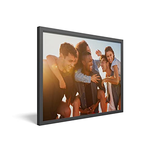PICANOVA – Gerahmtes Bild auf Fotoboard 80x60 cm – Ihr Eigenes Foto auf Fotoboard als Personalisierte Wanddeko – Wandbild mit Wunschmotiv – Personalisierbares Geschenk von PICANOVA