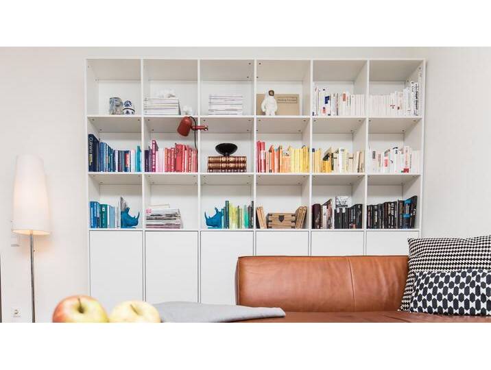 Schlichtes Regalsystem - Als Bücherregal o. Wohnzimmerschrank mit vielen Optionen MDF Beschichtet von PICKAWOOD