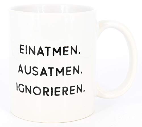 Büro-Tasse mit Spruch Einatmen. Ausatmen. Ignorieren., Kaffeetasse, Keramiktasse, Tasse mit lustigem Spruch, Bürotasse, Tasse fürs Office, Homeoffice-Tasse von Deqosy