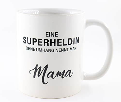 PICSonPAPER Tasse mit Spruch Eine Superheldin ohne Umhang nennt Man Mama, Muttertagsgeschenk, Kaffeetasse, Keramiktasse, Tasse mit Spruch, Tasse Mama (Superheldin) von PICSonPAPER