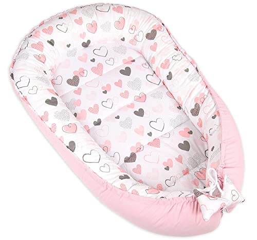 PIMKO Babynestchen 2seitig Kuschelnest Kokon für Babys Nestchen antiallergischre Neugeborene Kokon Baby Nest 90 x 55cm Baumwolle und Velvet (Rosa Herzen) von PIMKO