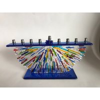Regenbogen Streifen Fusing Glas Menorah von PJsGlassCreations