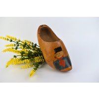 Vintage Holland Handbemalter Geschnitzter Holzclog Wandbehang von PKTreasureHunting