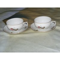 2 Rosenthal Classic Rose Blumen Tassen Und Untertassen Erhabenes Muster Goldbesatz von PKsLoft