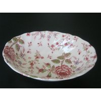 Wunderschöne Johnson Bros Rose Chintz 8 3/4 By 7 Inches Oval Servierschale von PKsLoft