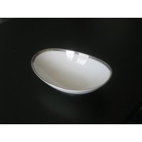 Wunderschöner Noritake Silvester Platin 10 By 7 Zoll Oval Servierschale Exzellenter Zustand 6340 Japan von PKsLoft