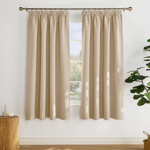 PONY DANCE Wohnzimmer Gardinen mit Kräuselband Kurz 2er Set H 175 x B 140 cm Biscotti Beige, Verdunklungsgardine Schiene Schlafzimmer Vorhänge Kälteschutz & Wärmeisolierend Thermovorhang PONY DANCE Wohnzimmer Gardinen mit Kräuselband Kurz 2er Set H 175 x B 140 cm Biscotti Beige, Verdunklungsgardine Schiene Schlafzimmer Vorhänge Kälteschutz & Wärmeisolierend Thermovorhang von PONY DANCE