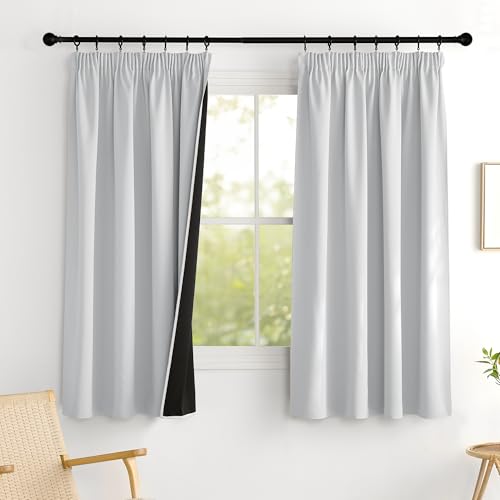 PONY DANCE Verdunklungsgardine für Schienen 2er Set H 160 x B 140 cm Gardinen mit Kräuselband Kurz Thermovorhang gegen Hitze Wohnzimmer Vorhänge Verdunkelung, Grau-weiß PONY DANCE Verdunklungsgardine für Schienen 2er Set H 160 x B 140 cm Gardinen mit Kräuselband Kurz Thermovorhang gegen Hitze Wohnzimmer Vorhänge Verdunkelung, Grau-weiß von PONY DANCE