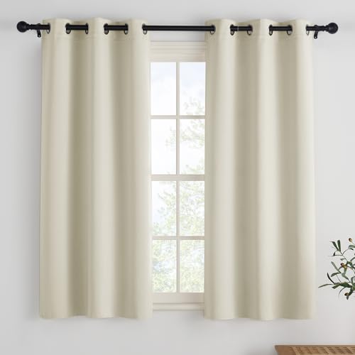 PONY DANCE Verdunklungsvorhänge Kurz Ösenvorhang 2er Set H 114 x B 106 cm Scheibengardinen Blickdicht Küchengardinen Fenster Vorhang Hitzeschutz & Wärmeisolierend, Hellbeige PONY DANCE Verdunklungsvorhänge Kurz Ösenvorhang 2er Set H 114 x B 106 cm Scheibengardinen Blickdicht Küchengardinen Fenster Vorhang Hitzeschutz & Wärmeisolierend, Hellbeige von PONY DANCE