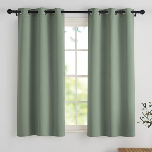 PONY DANCE Vorhang Salbeigrün Blickdicht Ösenvorhang 2er Set Verdunkelnde Gardinen Wohnzimmer Modern Verdunklungsvorhänge Kurz Thermal Blackout Curtains, H 137 x B 90 cm PONY DANCE Vorhang Salbeigrün Blickdicht Ösenvorhang 2er Set Verdunkelnde Gardinen Wohnzimmer Modern Verdunklungsvorhänge Kurz Thermal Blackout Curtains, H 137 x B 90 cm von PONY DANCE