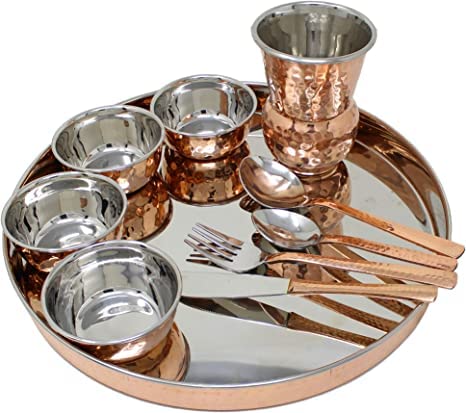 PR INTERNATIONAL Dinnerware Copper Traditional Dinner Set of Thali Plate, Bowls, Fork, Glass Spoon and Serving Spoon, Diameter 13 Inch Stainless Steel Copperware Thali Set von PR INTERNATIONAL