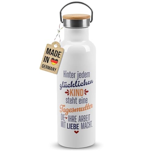 PR Print Royal Edelstahl-Trinkflasche mit Spruch - Hinter jedem glücklichen Kind Steht eine Tagesmutter - Geschenk für Tagesmutter | Thermosflasche Weiß, 750 ml PR Print Royal Edelstahl-Trinkflasche mit Spruch - Hinter jedem glücklichen Kind Steht eine Tagesmutter - Geschenk für Tagesmutter | Thermosflasche Weiß, 750 ml von PR Print Royal