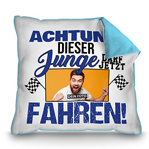 PR Print Royal Kissen zum Führerschein mit Foto Personalisieren - Achtung! Dieser Junge darf jetzt Fahren! - Kissen Bedrucken, Fahrprüfung bestanden | mit Füllung, Rückseite Hellblau, 40x40cm von PR Print Royal