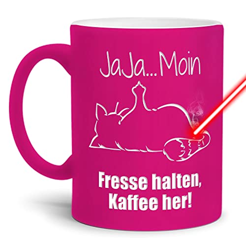 PR Print Royal Neon-Tasse mit Gravur & Spruch - Jaja Moin, Fresse halten, Kaffee her! - Lustiges Geschenk, Geburtstag, Freunde, Kollegen, Weihnachten - Keramik-Tasse gravieren, Neon-Pink, 300 ml von PR Print Royal