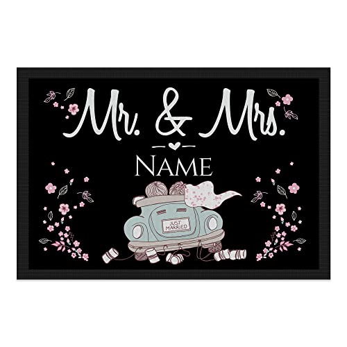 PR Print Royal Personalisierte Fußmatte mit Namen - Mr und Mrs mit Auto - Geschenke zum Einzug | rutschfest, 60x40cm mit Gummirand von PR Print Royal