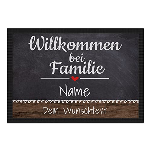 PR Print Royal Personalisierte Fußmatte mit Namen & Wunschtext - Willkommen bei Familie - Geschenke zum Einzug | rutschfest, 75x50cm mit Gummirand PR Print Royal Personalisierte Fußmatte mit Namen & Wunschtext - Willkommen bei Familie - Geschenke zum Einzug | rutschfest, 75x50cm mit Gummirand von PR Print Royal