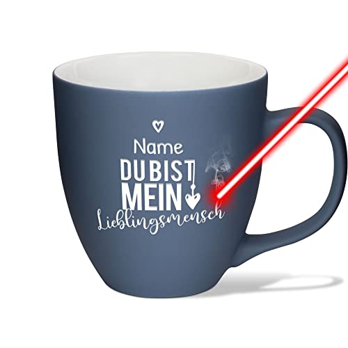 PR Print Royal XXL Jumbotasse graviert mit Name und Spruch - Lieblingsmensch - Hochwertige Porzellan-Tasse mit Gravur, Soft Touch Oberfläche matt, Geschenk für Mama | Shark Blue, 400 ml von PR Print Royal