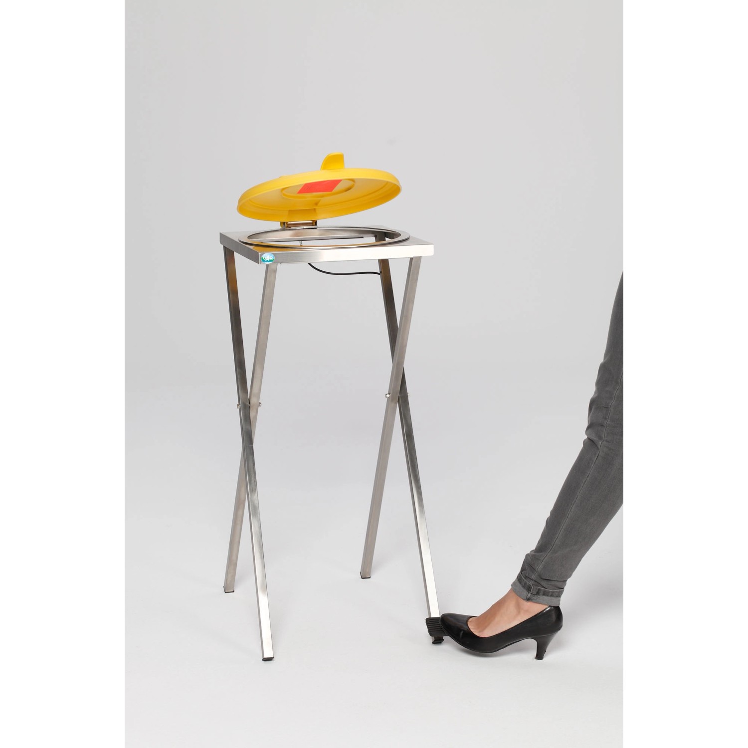 PROREGAL Robuster Scherenständer Mit Klemmring Fußpedal Für 120 Liter Sack HxBxT 90 x 40 x 45 cm Edelstahl Gelber Deckel PROREGAL Robuster Scherenständer Mit Klemmring Fußpedal Für 120 Liter Sack HxBxT 90 x 40 x 45 cm Edelstahl Gelber Deckel von PROREGAL