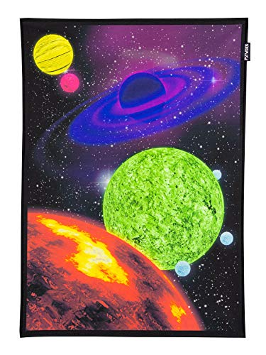 PSYWORK Schwarzlicht Stoffposter Neon | Space Journey One | 0,5 x 0,7m | UV-aktiv | fluoreszierend | Wandbehang Stoffbanner Poster Wandbild Kunstdruck Dekobild Dekoration Wandteppich von PSYWORK