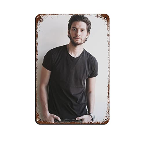 Schauspieler Ben Barnes 11 Retro-Poster Metallschild Chic Art Retro Eisen Malerei Bar Menschen Höhle Cafe Familie Garage Poster Wanddekoration 20 x 30 cm von PUGOIL