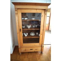 Vitrine Gründerzeit Mit Glastür Vitrine Gründerzeit Mit Glastür von PWMediaShop