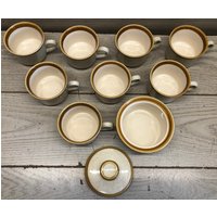 10 Stück Vintage Mikasa Stein Manor F5800 Kaffeetasse Teetassen Zuckerdose Mit Deckel Set 10 Stück Vintage Mikasa Stein Manor F5800 Kaffeetasse Teetassen Zuckerdose Mit Deckel Set von PWSenterprises