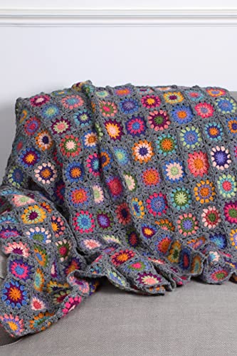 Pachamama Handgehäkelter Überwurf für Bett und Sofa, 150 x 120 cm, Blumen-Quadrate, handgefertigt, Fair Trade, mehrfarbig von Pachamama