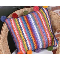 Gehäkelter Kissenbezug Mit Streifen - Vintage Retro Fair Trade Leuchtende Regenbogenfarben Gestricktes Kissen Gehäkelter Kissenbezug Mit Streifen - Vintage Retro Fair Trade Leuchtende Regenbogenfarben Gestricktes Kissen von PachamamaWoollies