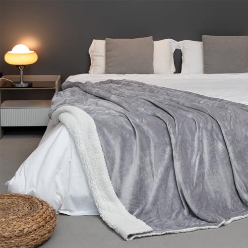 Paco Home Kuscheldecke Flauschig Decke Sofa Sherpa Sofaüberwurf Couchdecke Wohndecke Wohnzimmerdecke Wendbar Skandi, Farbe:Grau 1, Größe:200x240cm von Paco Home