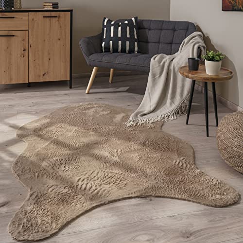 Paco Home Waschbarer Teppich Wohnzimmer Schlafzimmer Kurzflor rutschfest Modern Flauschiger Fellteppich Fell Imitat Kunstfell, Grösse:120x160 cm Fell-Form, Farbe:Beige von Paco Home