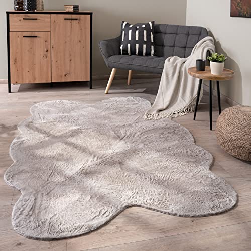 Paco Home Waschbarer Teppich Wohnzimmer Schlafzimmer Kurzflor rutschfest Modern Flauschiger Fellteppich Fell Imitat Kunstfell, Grösse:140x200 cm Fell-Form, Farbe:Grau von Paco Home