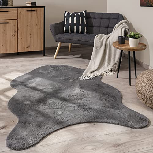 Paco Home Waschbarer Teppich Wohnzimmer Schlafzimmer Kurzflor rutschfest Modern Flauschiger Fellteppich Fell Imitat Kunstfell, Grösse:60x90 cm Fell-Form, Farbe:Anthrazit Paco Home Waschbarer Teppich Wohnzimmer Schlafzimmer Kurzflor rutschfest Modern Flauschiger Fellteppich Fell Imitat Kunstfell, Grösse:60x90 cm Fell-Form, Farbe:Anthrazit von Paco Home