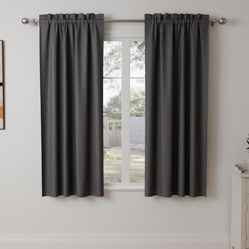 Pacok Verdunklungsvorhänge 2er Set Gardinen Blickdicht Thermo Hitzeschutz Gardine Lichtundurchlässig für Schlafzimmer Wohnzimmer,Dunkelgrau Kurz Vorhänge Verdunkelnd H 137 x B 113 cm Pacok Verdunklungsvorhänge 2er Set Gardinen Blickdicht Thermo Hitzeschutz Gardine Lichtundurchlässig für Schlafzimmer Wohnzimmer,Dunkelgrau Kurz Vorhänge Verdunkelnd H 137 x B 113 cm von Pacok
