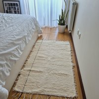 Mittelgroßer Creme Teppich Mit Schwarzer Linie L 70 X 140 cm/Handgefertigter Für Schlafzimmer Wollteppich Badteppich Wohnzimmerteppich Mittelgroßer Creme Teppich Mit Schwarzer Linie L 70 X 140 cm/Handgefertigter Für Schlafzimmer Wollteppich Badteppich Wohnzimmerteppich von PadaWorks