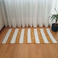 Mittelgroßer Teppich in Weiß Und Gelb/Gestreifter Küchenteppich Waschbarer Für Kinderzimmer Badezimmer Boho von PadaWorks