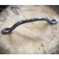Handgefertigter Griff Aus Schmiedeeisen Handgefertigter Griff Aus Schmiedeeisen von Pagafanshop