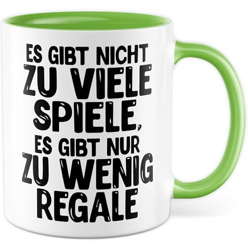Tasse Brettspielabend Geschenk, Es gibt nicht zu viele Spiele, es gibt nur zu wenige Regale, Kaffeetasse Brettspiel Freunde Spielesammlung, Geschenkidee Brettspielliebhaber Kaffee-Becher von Pagma Druck