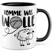 Tasse Wolle Komme Was Wolle Geschenk Geschenkidee Kaffeetasse Spruch Lustig Kaffee-Becher Häkeln Schaf Stricken Teetasse Witztasse Wortwitz von PagmaDruck