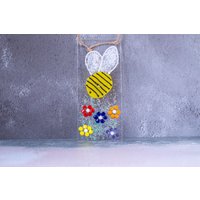 Blume Und Bienen Strukturierte Hängende Sonnenfänger Verschmolzenes Glas Sonnenkather Panel. Hummel Biene Wandkunst von PainInTheGlassByGail