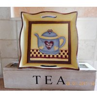 Bemaltes Holztablett Mit Teekanne Zur Teezeit von PaintedCrochetedFads