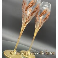 2Er Set Handbemalte Champagner Flöten Herbst Hochzeit Thema Weizen Roggen Scheune von PaintedGlassBiliana