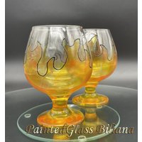 2Er Set Handbemalte Cognac/Brandy Gläser "Auf Feuer" von PaintedGlassBiliana
