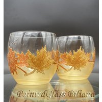 2Er Set Herbstahornblätter Handbemalte Whiskygläser in Gold - Und Kupferfarbe von PaintedGlassBiliana