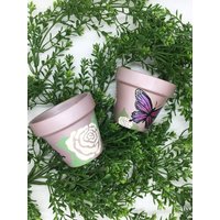 Handbemalter Übertopf Für Drinnen Und Draußen - Blumen- Oder Sukkulententopf Mit Drainage Schmetterling & Rosen Haus- Bürodekor Geburtstagsgeschenk von PaintedThumbShop