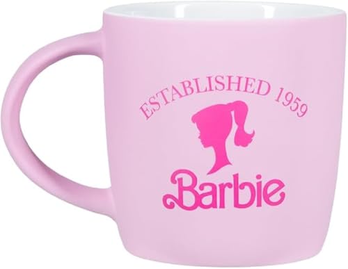 Barbie Paladone Offiziell lizenzierte rosa Logo Keramiktasse für Wasser, Eistee oder Kaffee, Mattel Puppen-Sammeltasse für Filmfans, Geschenk für Frauen und Schreibtischdekoration Barbie Paladone Offiziell lizenzierte rosa Logo Keramiktasse für Wasser, Eistee oder Kaffee, Mattel Puppen-Sammeltasse für Filmfans, Geschenk für Frauen und Schreibtischdekoration von Paladone